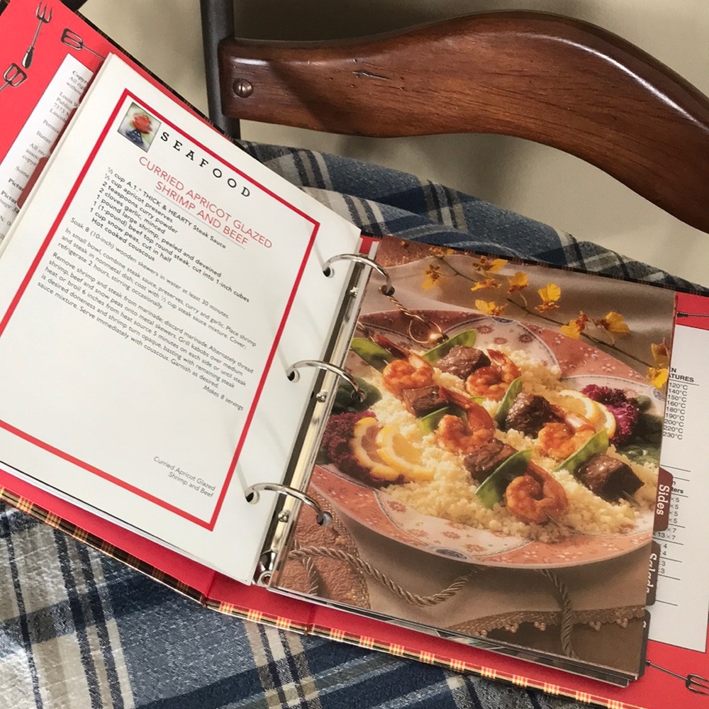 NWT Hard Cover 3-ring Binder Grilling Cookbook - Picture 4 of 6